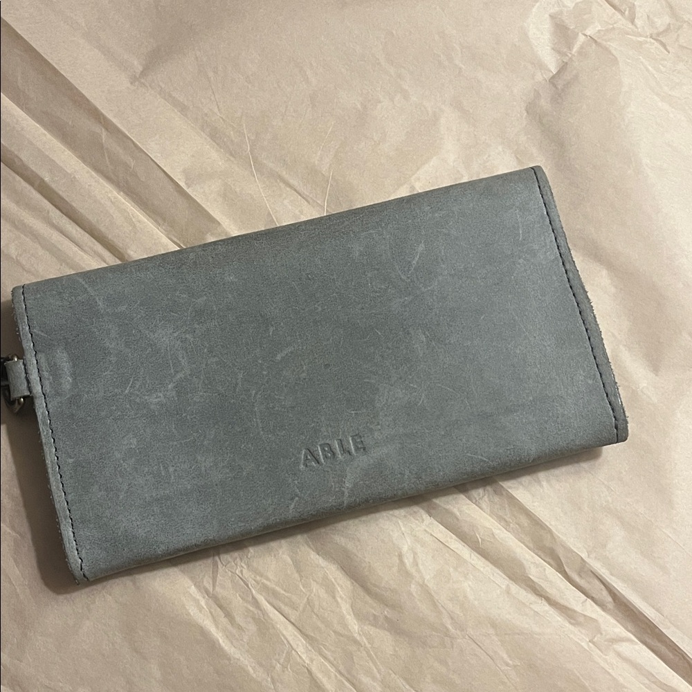 Elegant Gray Women's Clutch Wallet - Picture 3 of 8